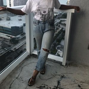 Ripped high waisted jeans